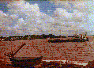 Image of the ferry at the Suriname river
